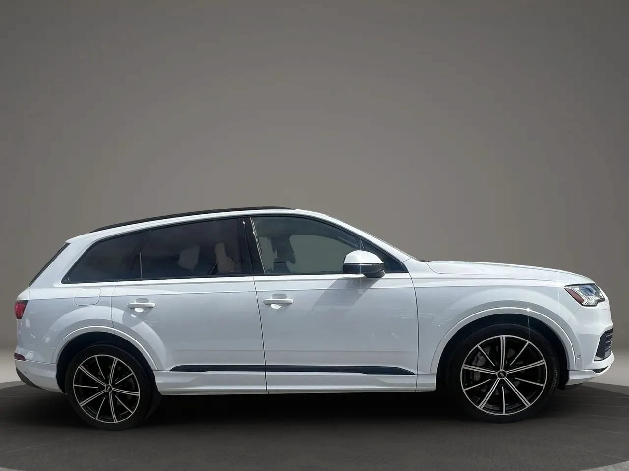 Used 2021 Audi Q7 3.0T Prestige w/ Prestige Package AWD/4WD image 4