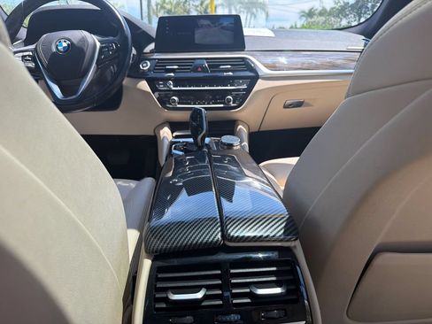 Used 2018 BMW 530e xDrive AWD/4WD image 21