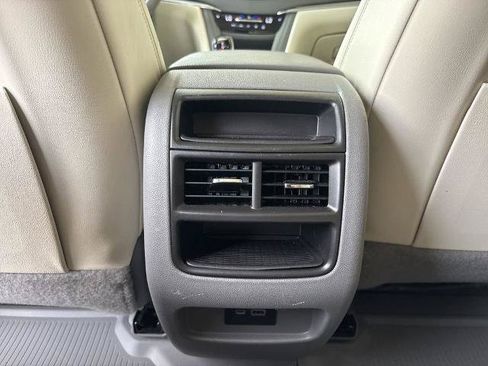 Certified 2021 Cadillac XT5 Premium Luxury FWD image 22