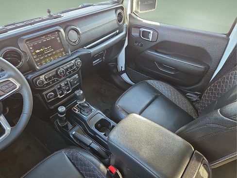 Used 2023 Jeep Gladiator Overland image 11
