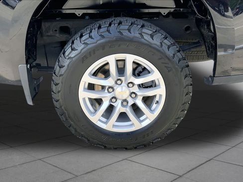 Used 2022 Chevrolet Silverado 1500 LT RWD image 11