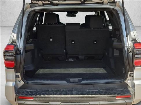Used 2025 Toyota 4Runner SR5 AWD/4WD image 6