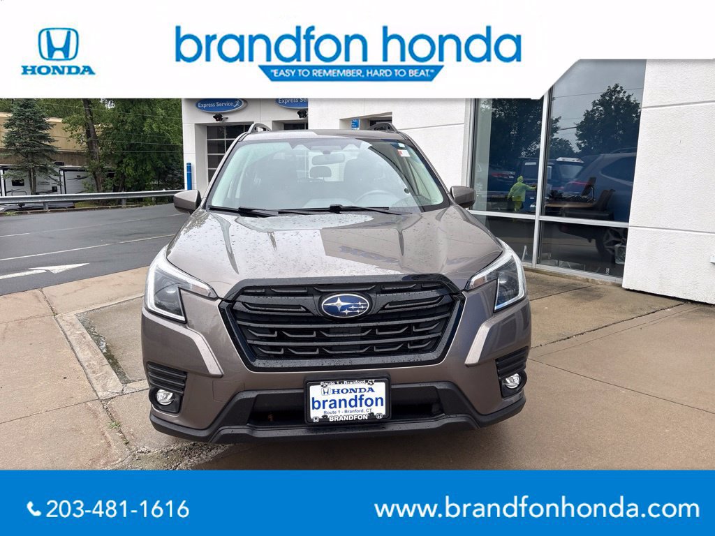Used 2024 Subaru Forester Premium AWD/4WD image 2