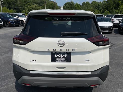 Used 2023 Nissan Rogue SV FWD image 4