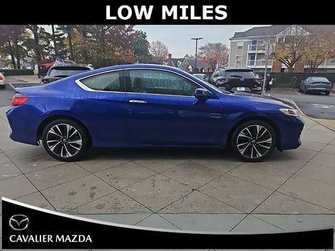 Used 2017 Honda Accord EX-L image 2