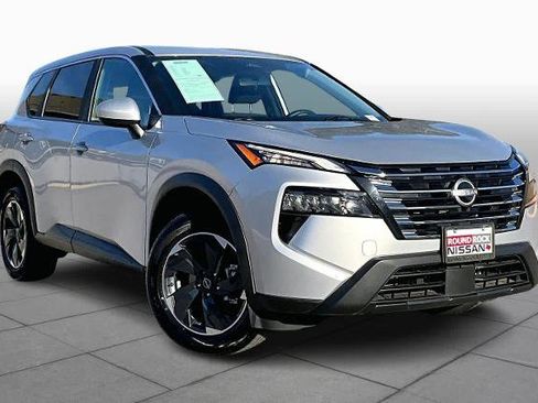 Certified 2025 Nissan Rogue SV image 2