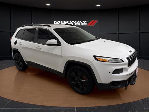 Used 2018 Jeep Cherokee Latitude w/ Altitude Package image 1