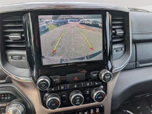 Used 2019 RAM 1500 Laramie AWD/4WD image 29