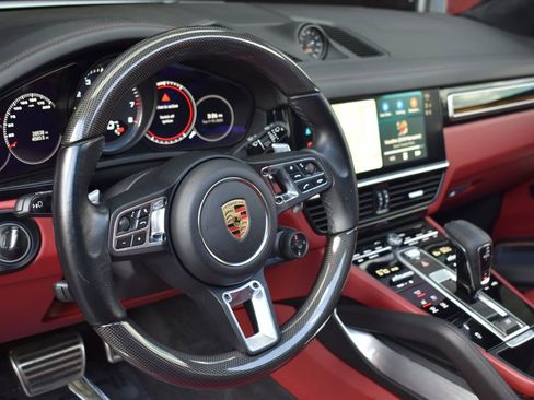 Used 2023 Porsche Cayenne Turbo w/ Premium Package Plus image 20