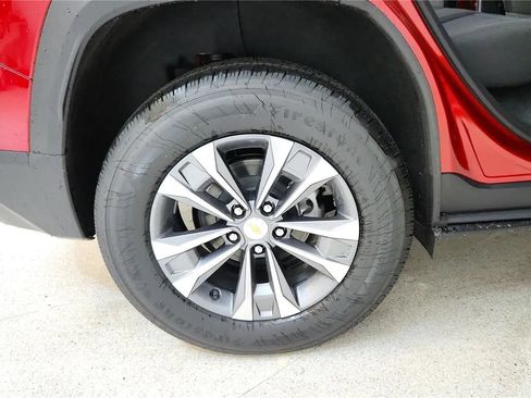 Used 2025 Chevrolet Equinox LT w/ Safety and Technology Package FWD image 32