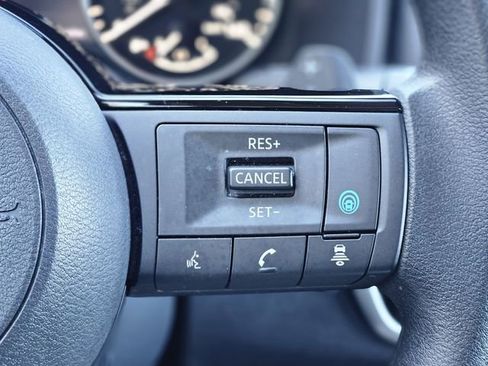 Certified 2023 Nissan Rogue SV image 18