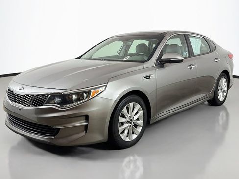 Used 2018 Kia Optima EX w/ Premium Package FWD image 8