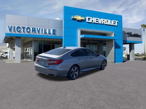 Used 2018 Honda Accord Touring image 5