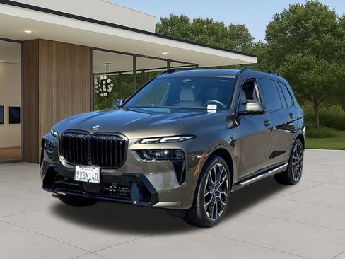 Used 2026 BMW X7 xDrive40i w/ M Sport Package AWD/4WD image 2