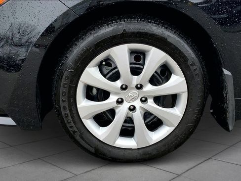 Used 2025 Toyota Corolla LE image 10