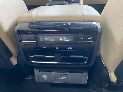 Used 2023 Acura MDX SH-AWD image 19