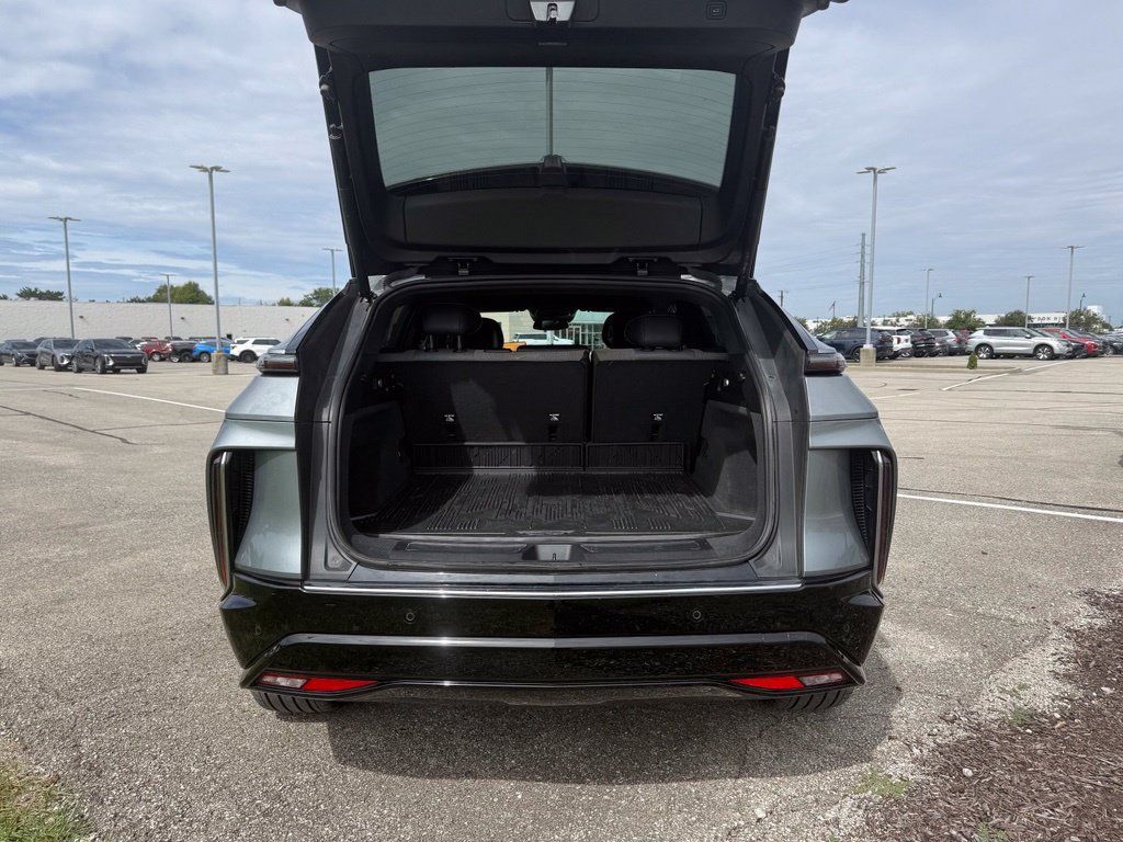 Certified 2024 Cadillac Lyriq Tech w/ LPO, Floor Liner Package AWD/4WD image 14