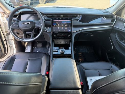 Used 2023 Jeep Grand Cherokee 4WD 4xe image 27