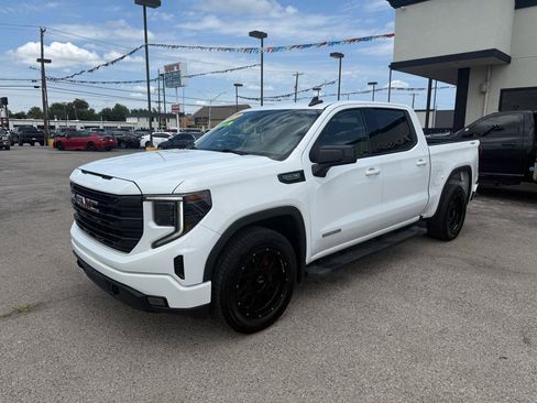 Used 2023 GMC Sierra 1500 Elevation AWD/4WD image 2