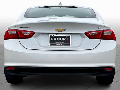 Used 2016 Chevrolet Malibu LT image 4