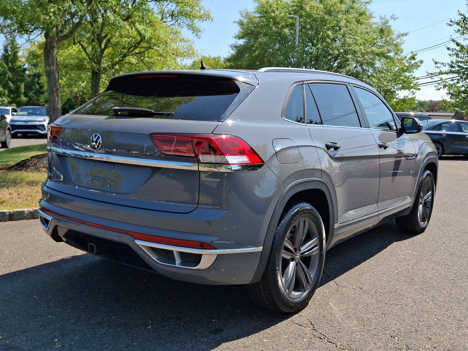 Used 2021 Volkswagen Atlas Cross Sport SE w/ Panoramic Sunroof Package FWD image 6