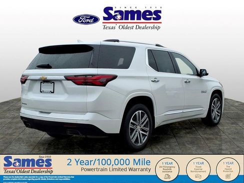 Used 2023 Chevrolet Traverse High Country FWD image 3