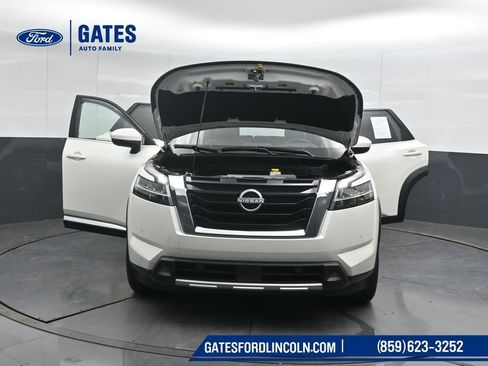 Used 2023 Nissan Pathfinder Platinum AWD/4WD image 64
