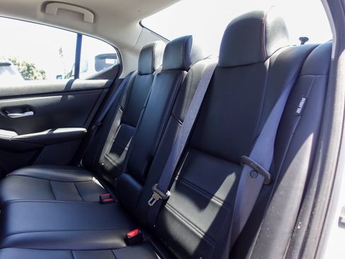 Used 2024 Nissan Sentra SR w/ SR Premium Package FWD image 25