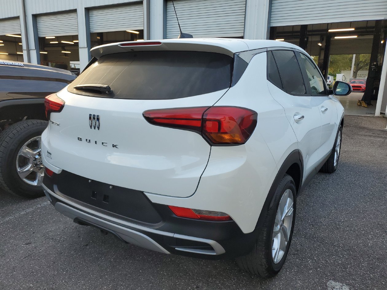 Used 2024 Buick Encore GX Preferred FWD image 4