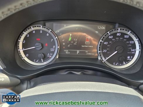 Used 2023 Toyota Highlander XLE FWD image 29