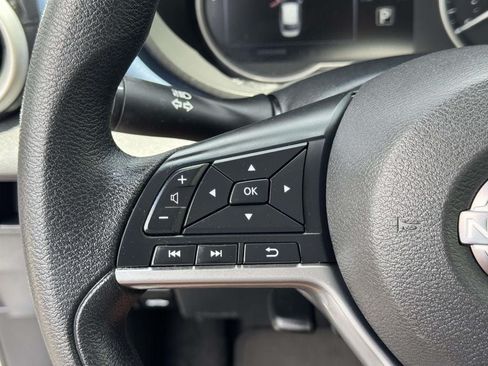 Used 2025 Nissan Versa SV FWD image 11
