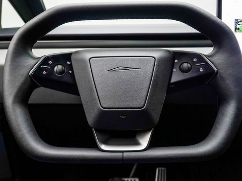 Used 2025 Tesla Cybertruck AWD Crew Cab image 37