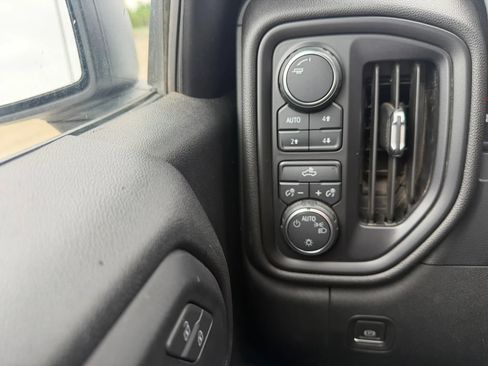 Used 2019 Chevrolet Silverado 1500 Custom Trail Boss w/ Custom Convenience Package AWD/4WD image 17