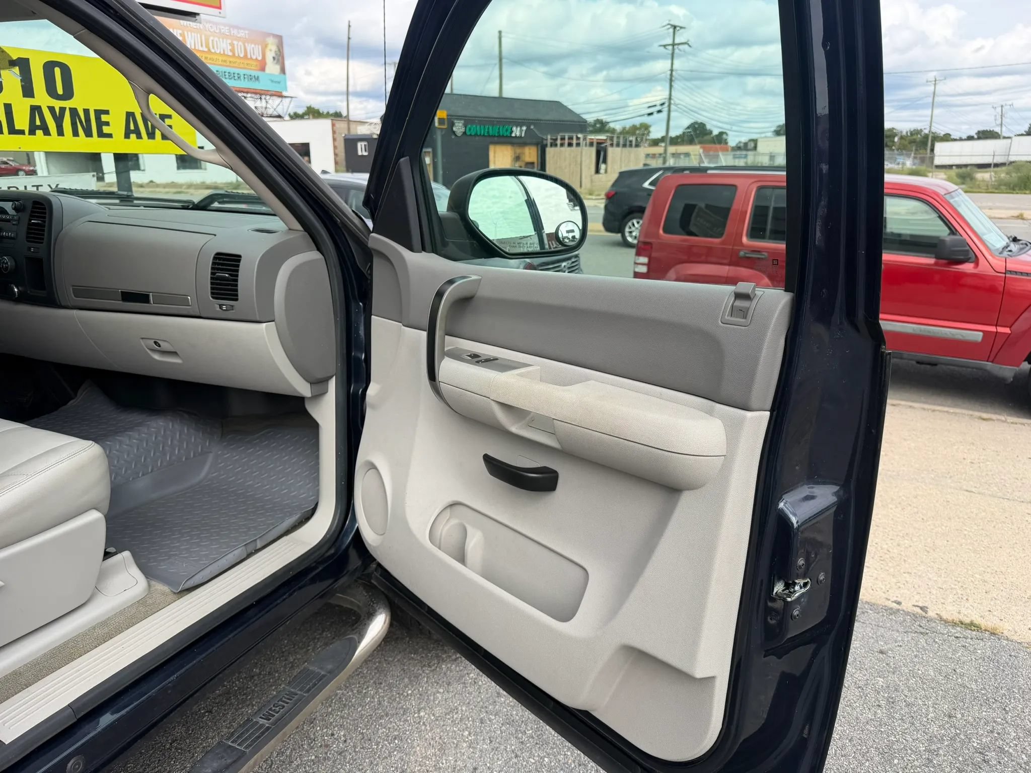 Used 2008 GMC Sierra 1500 SLE w/ Power Pack Plus AWD/4WD image 7