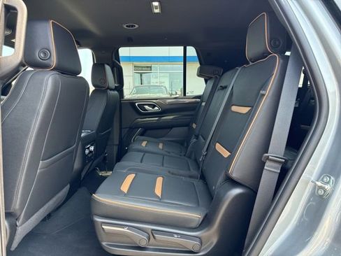 Used 2024 GMC Yukon AT4 w/ Technology Package AWD/4WD image 14