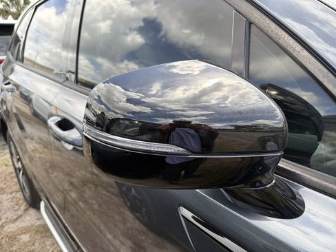 Used 2023 Kia Sorento S w/ Panoramic Sunroof Package image 9