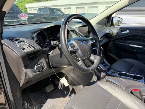 Used 2014 Ford Escape Titanium w/ Equipment Group 401A AWD/4WD image 17