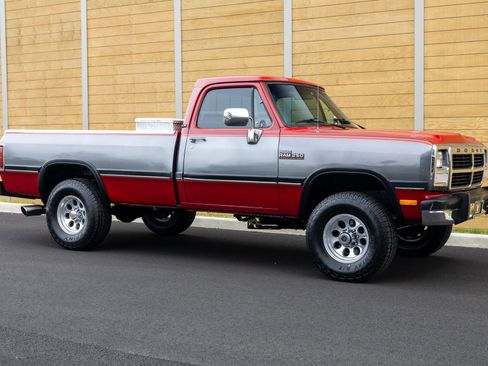 Used 1991 Dodge D/W Truck 250 image 14