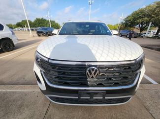 Used 2024 Volkswagen Atlas Cross Sport SE w/ Panoramic Sunroof Package FWD video 2