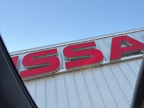 Used 2017 Nissan Maxima Platinum image 30