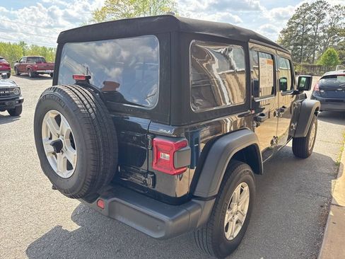 Used 2021 Jeep Wrangler Unlimited Sport image 3
