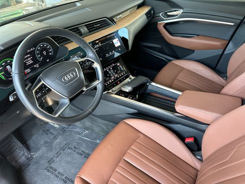 Used 2025 Audi Q5 Premium w/ Convenience Package AWD/4WD image 11