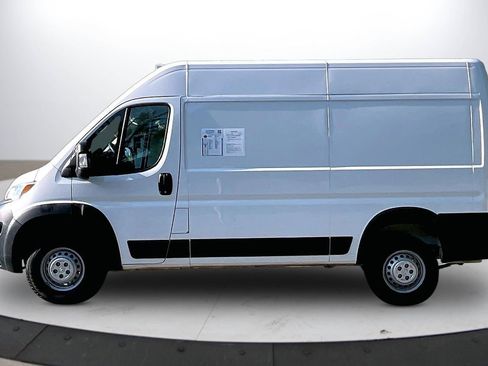 Used 2024 RAM ProMaster 2500 w/ Convenience Group FWD image 6