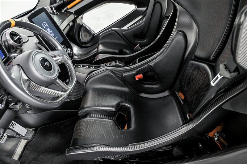 Used 2019 McLaren Senna RWD image 28
