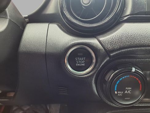 Used 2019 MAZDA MX-5 Miata Club image 8