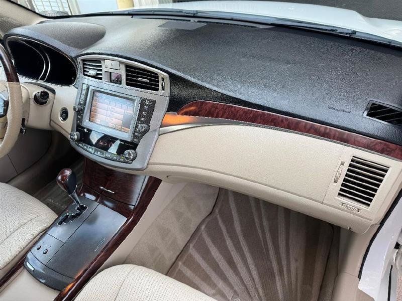Used 2011 Toyota Avalon Limited FWD image 26