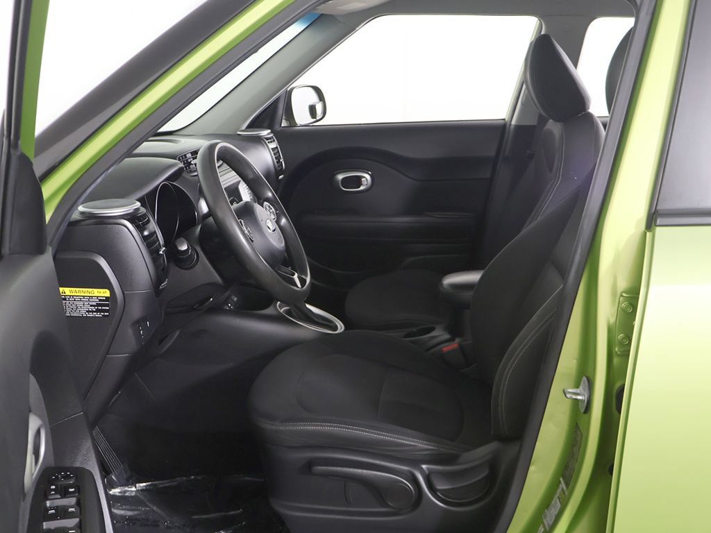 Used 2014 Kia Soul FWD image 19