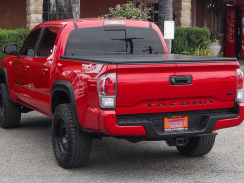 Used 2020 Toyota Tacoma TRD Off-Road w/ Technology Package AWD/4WD image 6