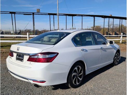 Used 2016 Honda Accord EX-L image 7