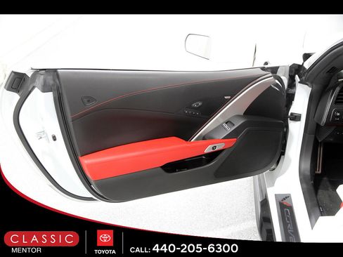 Used 2017 Chevrolet Corvette Stingray Coupe RWD image 4